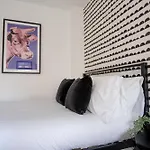 Canal-side Townhouse Free Parking Location Casa de Férias *