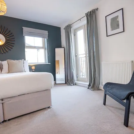 Canal-side Townhouse Free Parking Location Vakantiehuis